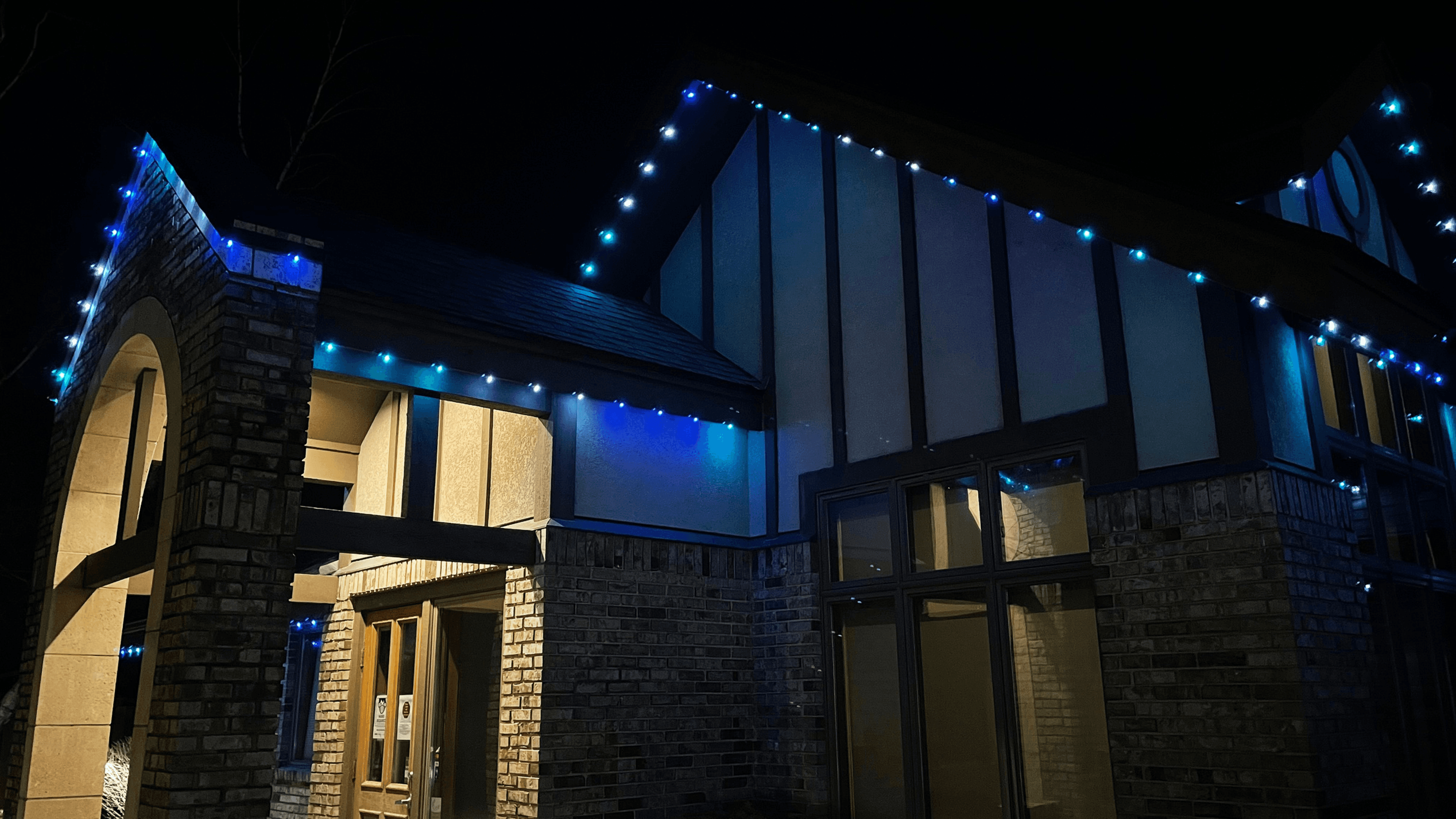 Roofline Trimlight Install in Owatonna, MN